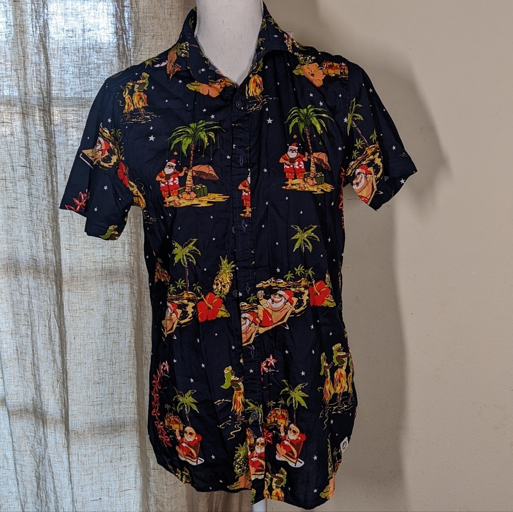 Free Planet Vacay Vacation Santa Button Up SM